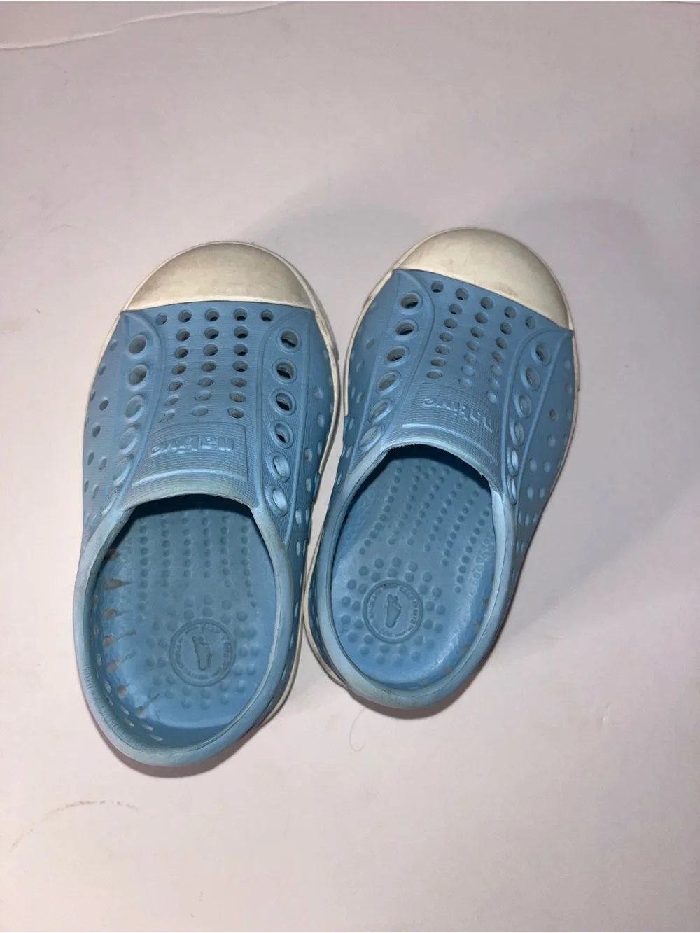 Native Kids Water Shoes in Light Blue with White Toe Jefferson size 4 toddler